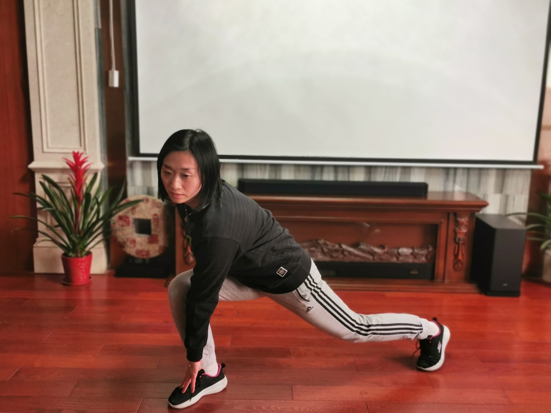 朱红.jpg